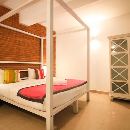 Clock Inn Dehiwala Exterior photo